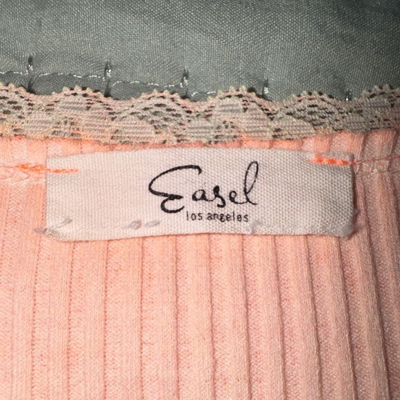 Easel lace trim ribbed top. Size Large. GUC - Picture 6 of 11